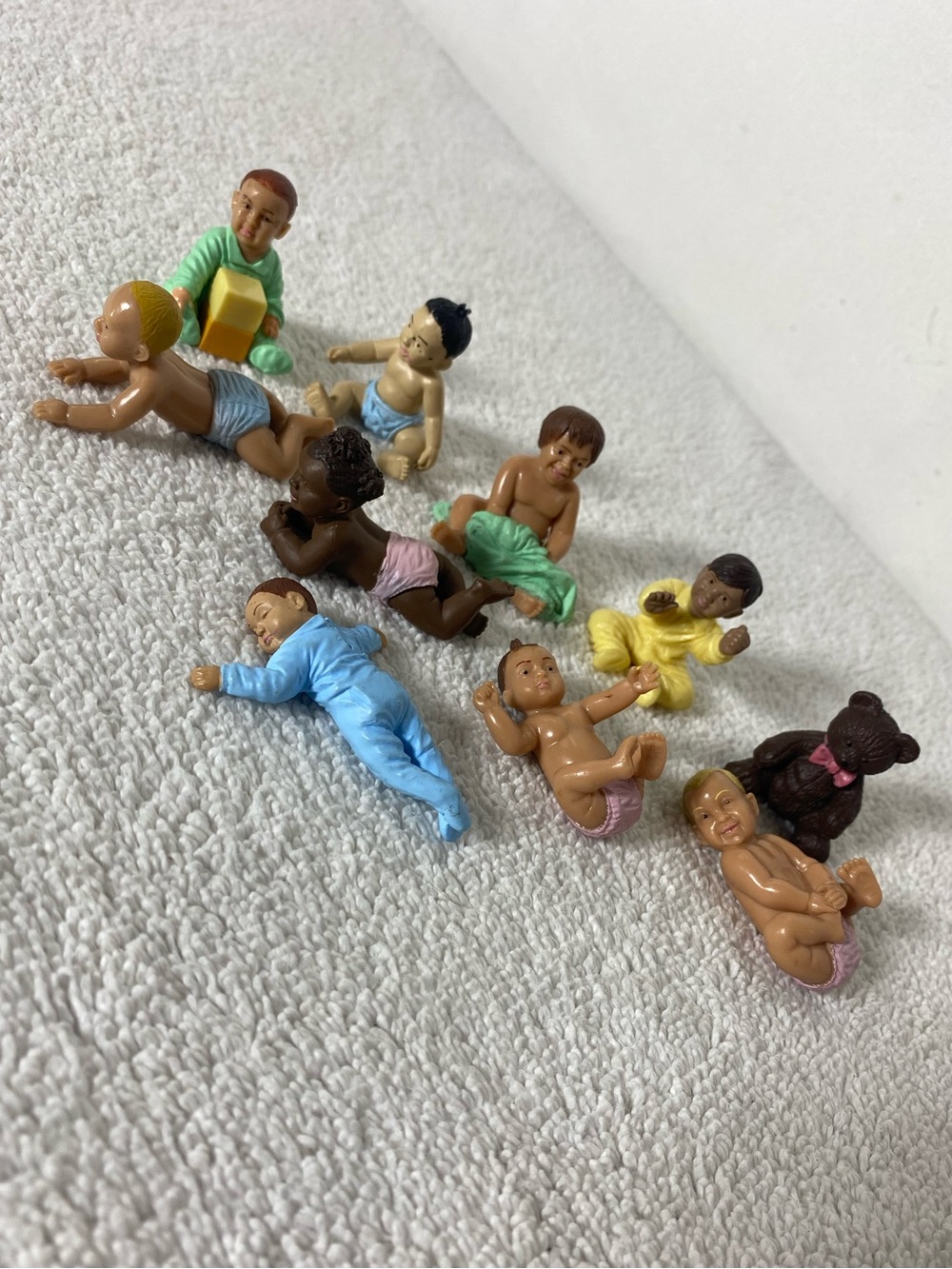 Safari Ltd 2010 Babies TOOB 9 Piece Set Sensory Mini Figures Diversity Set